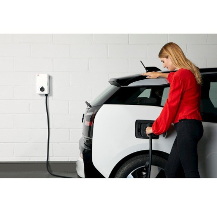 ABB Terra Επιτοίχιος Τριφασικός Φορτιστής 11kW με Ενσωματωμένο Καλώδιο 5m Type 2 (6AGC128175) <span style="color: white; visibility:visible;">8719874454056</span>